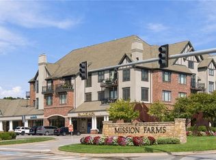 10511 Mission Rd UNIT 302, Leawood, KS 66206