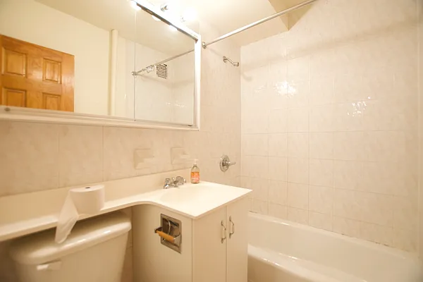 Rented by Street Realty Brokerage LLC | media 4