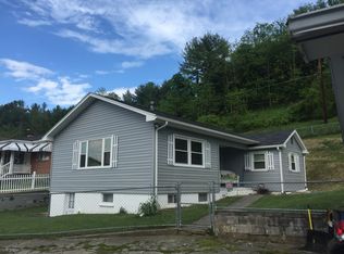 506 Cedar Rd, Hinton, WV 25951