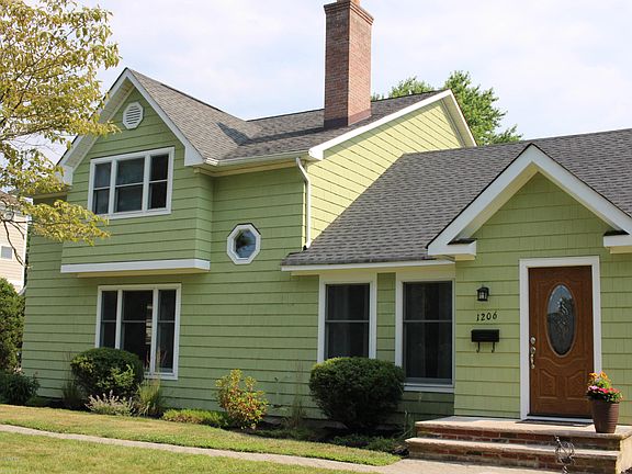 2nd image of 1206 Laurel Ave