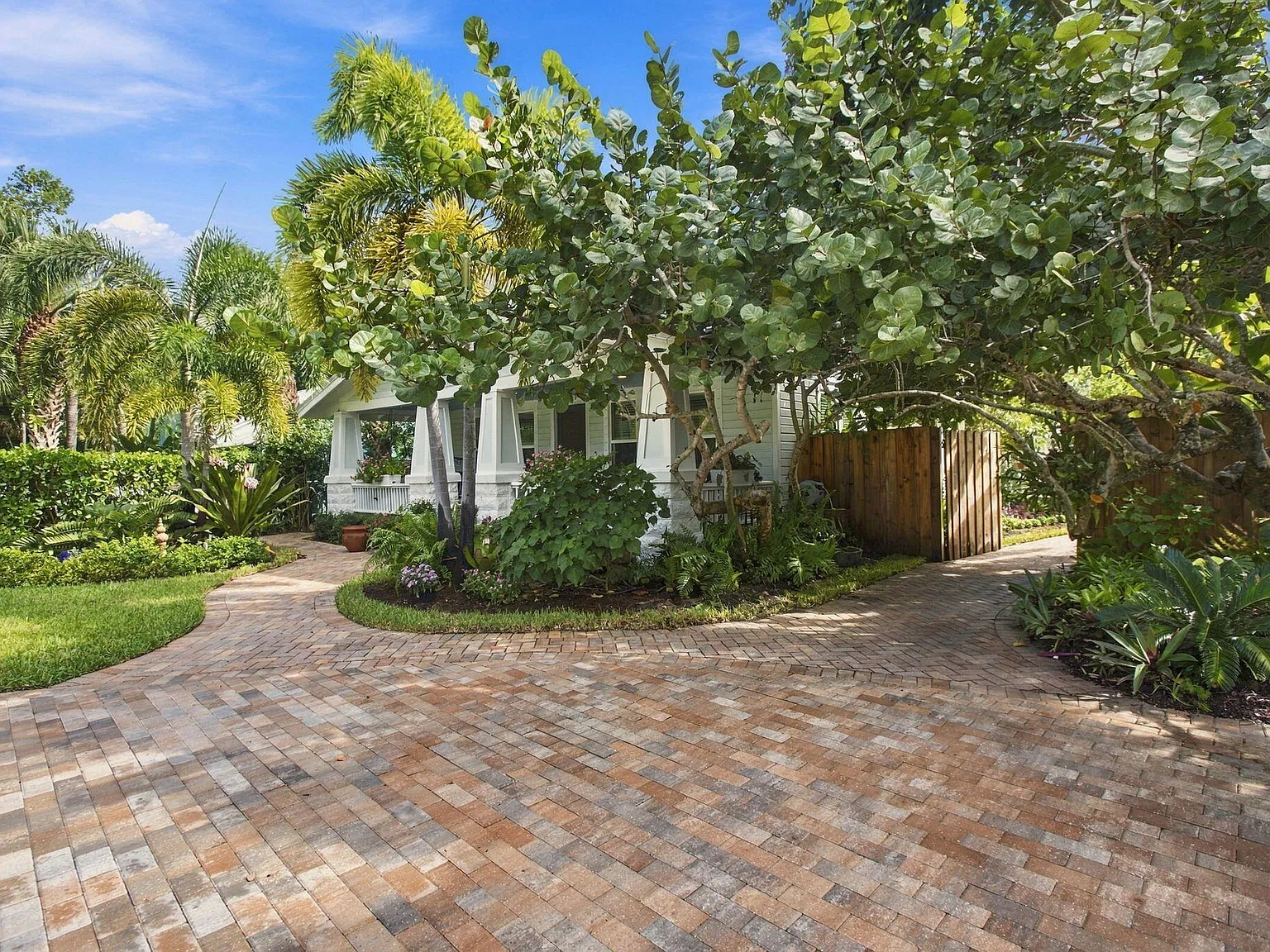 5 bed, 3.5 bath, 2250 sqft, $13,500 — Photo 4