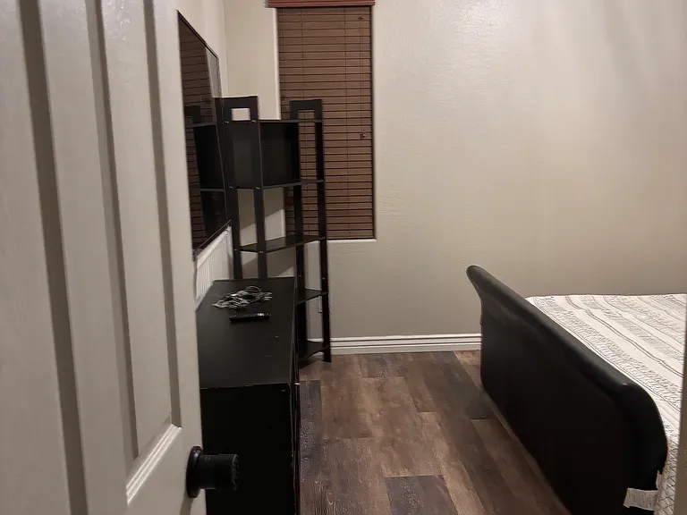 14406 W Port Royale Ln — Photo 30