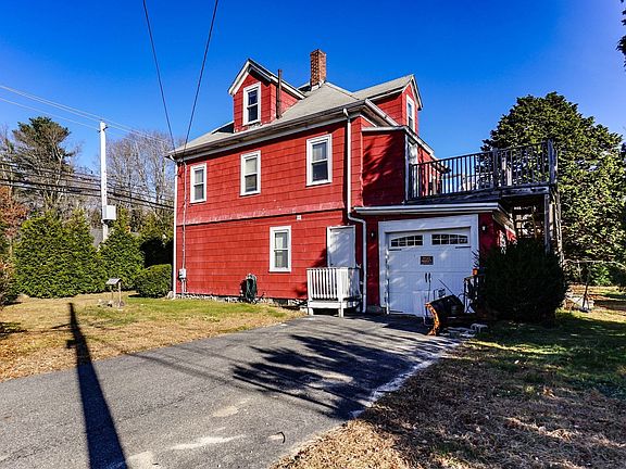 2nd image of 479 Main St