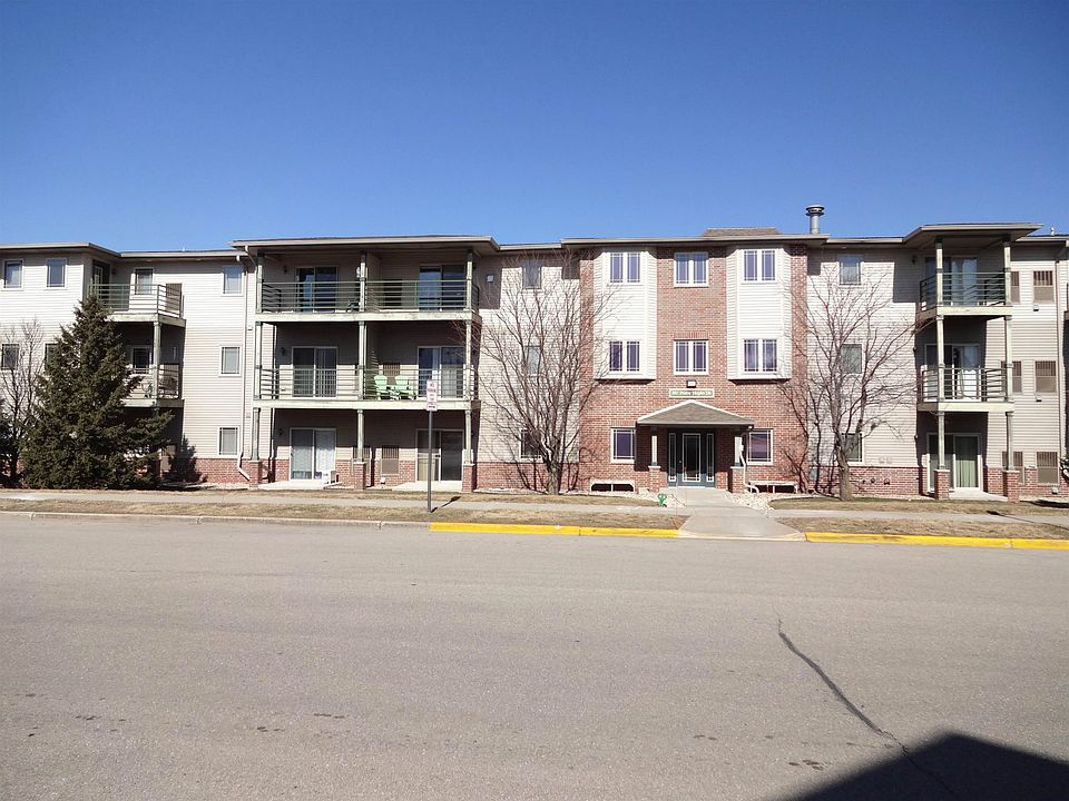 1st image of 102 Prairie Heights Dr APT 406