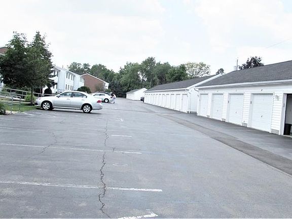 5th image of 34 Georgian Ln APT A