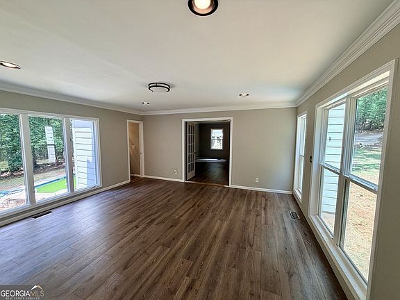 3rd image of 876 Newton Rd