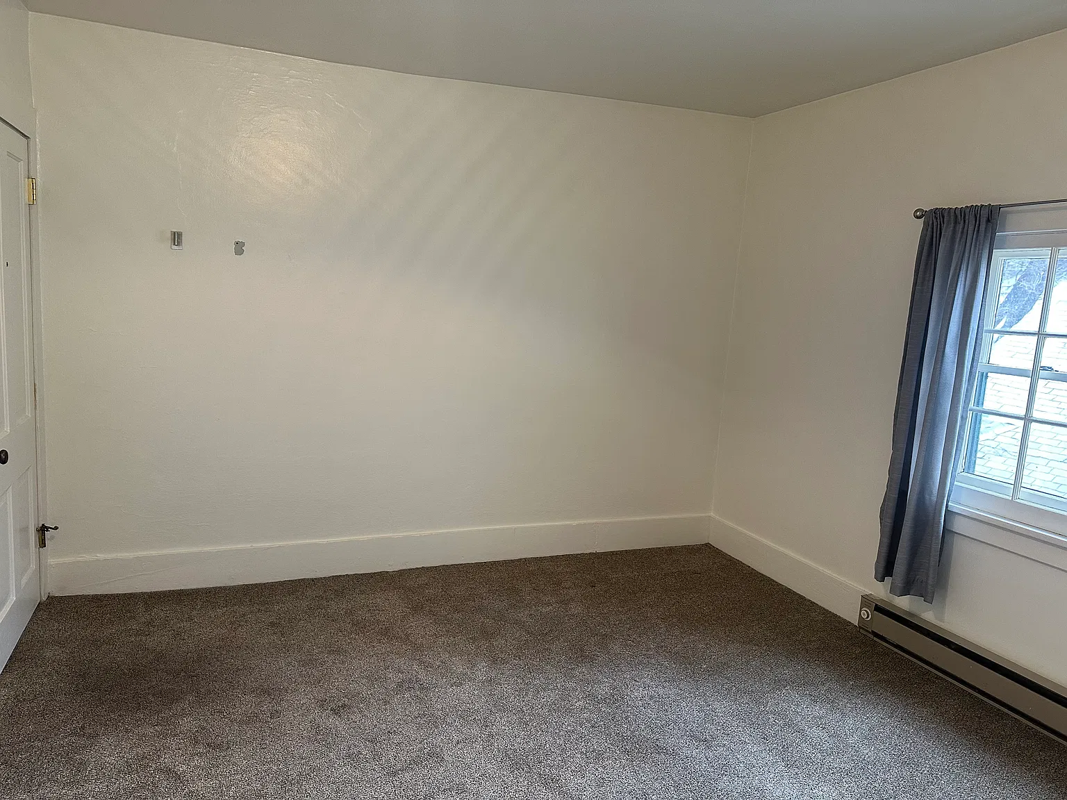 323 W Grove St — Photo 3