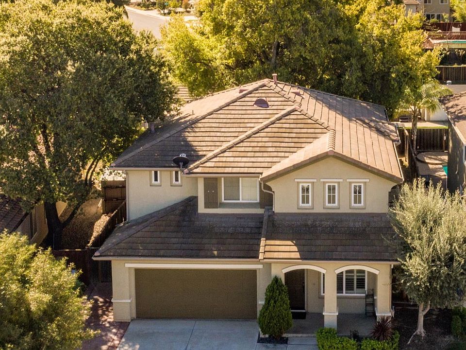 1st image of 2243 Canterbury Ln