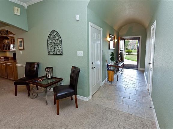 2nd image of 21 Prairie Knoll Dr