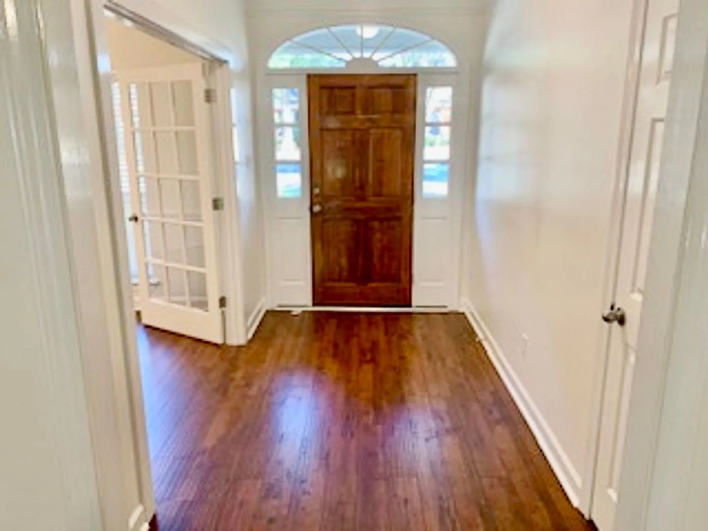 5/3 Brick Home in Savannah Trace — Photo 2