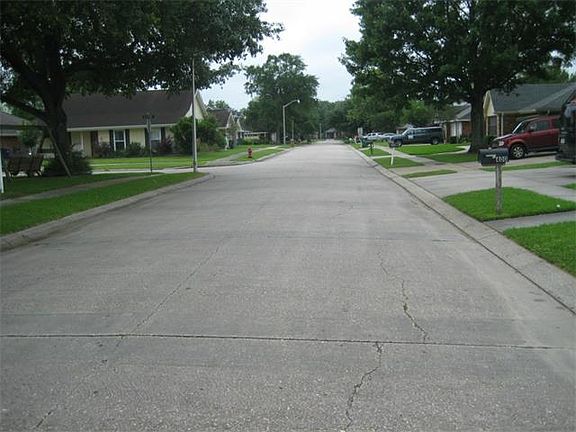 3rd image of 400 Longwood Dr