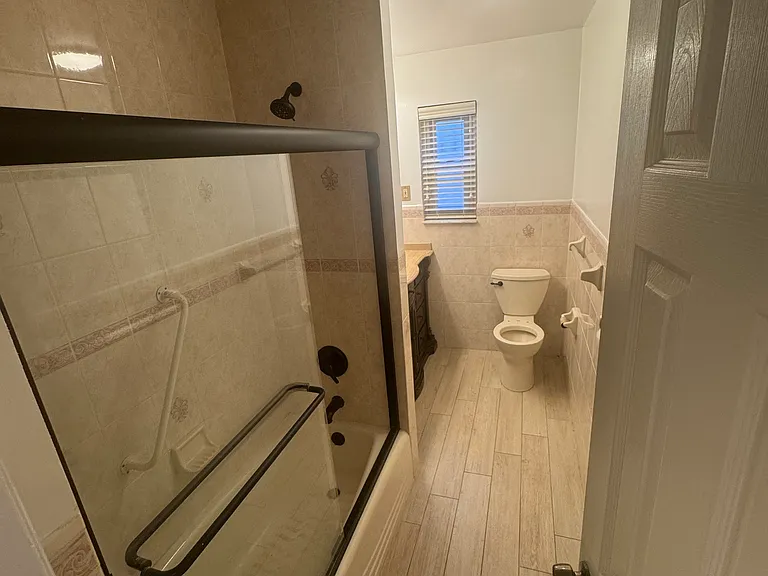 1240 Neill Ave — Photo 8