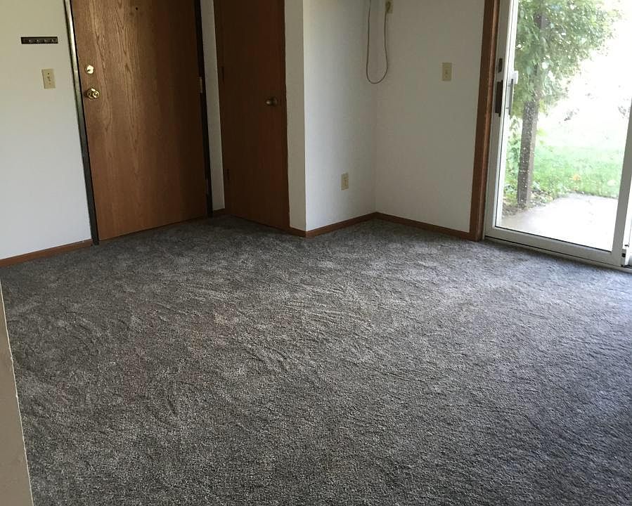 2nd image of 840 E 6th St APT 2