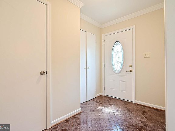 5th image of 7382 Montcalm Dr