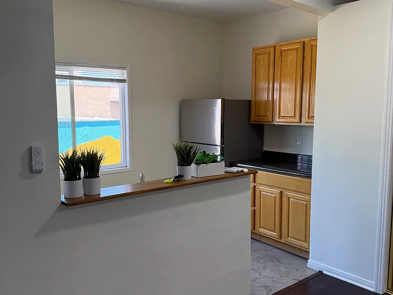 2470 Daly St #C — Photo 5