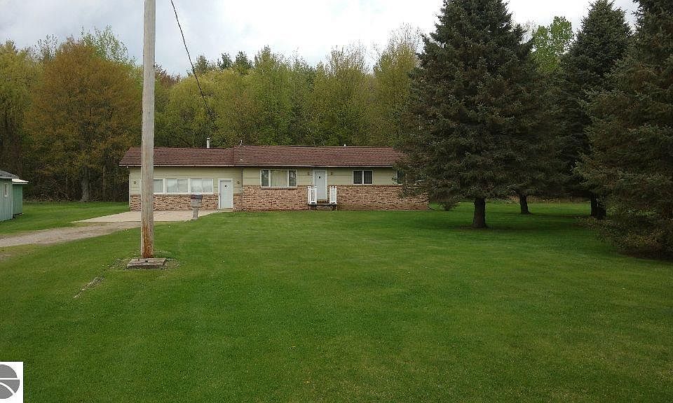 3012 Arenac State Rd, Standish, MI 48658 Zillow
