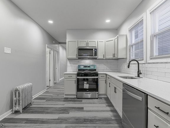 2nd image of 89 Sheridan St