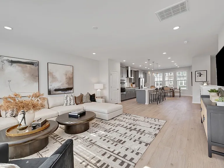 10056 Secluded Garden Dr — Photo 3