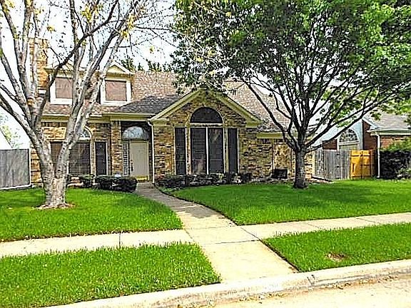 2nd image of 3814 Catalina St