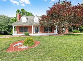 10 Meadow Rue Dr, Edwardsville, IL 62025