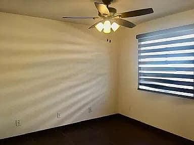 5th image of 2141 W Roundwood Pl