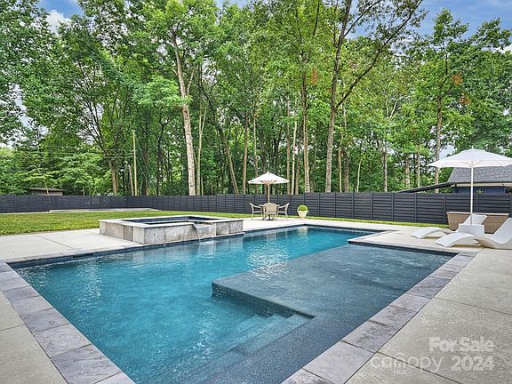 2nd image of 411 Wingrave Dr
