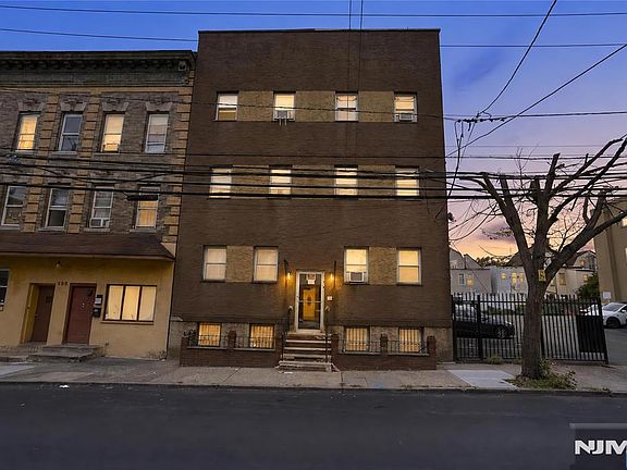 2nd image of 592 6th Street #1108