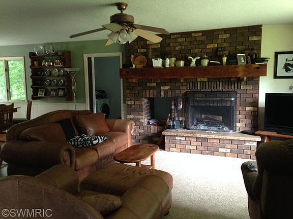 2nd image of 21775 Woodward Ave