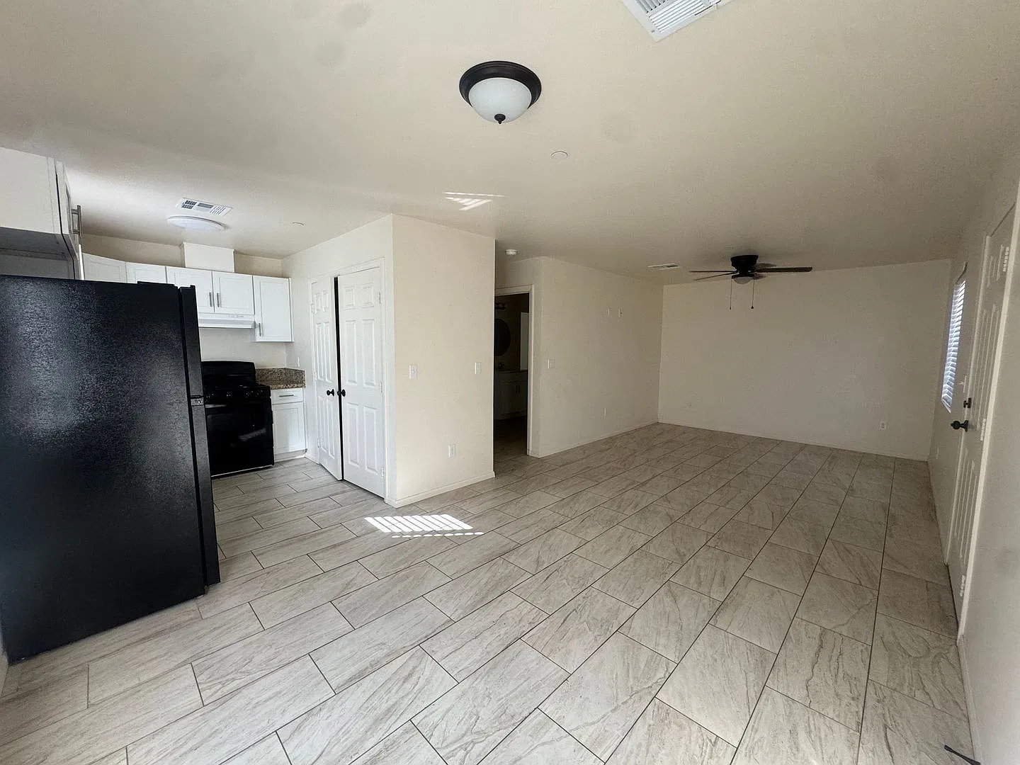 933 Rockwood Ave — Photo 3