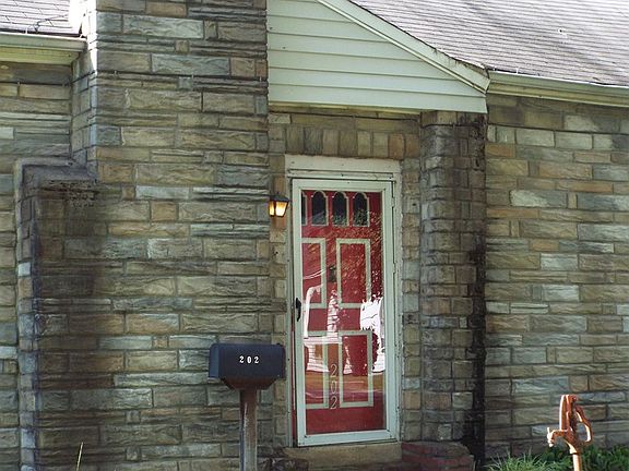 2nd image of 202 Chalmers St