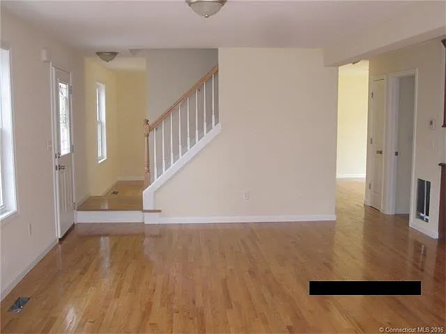 77 Borrmann Rd — Photo 10