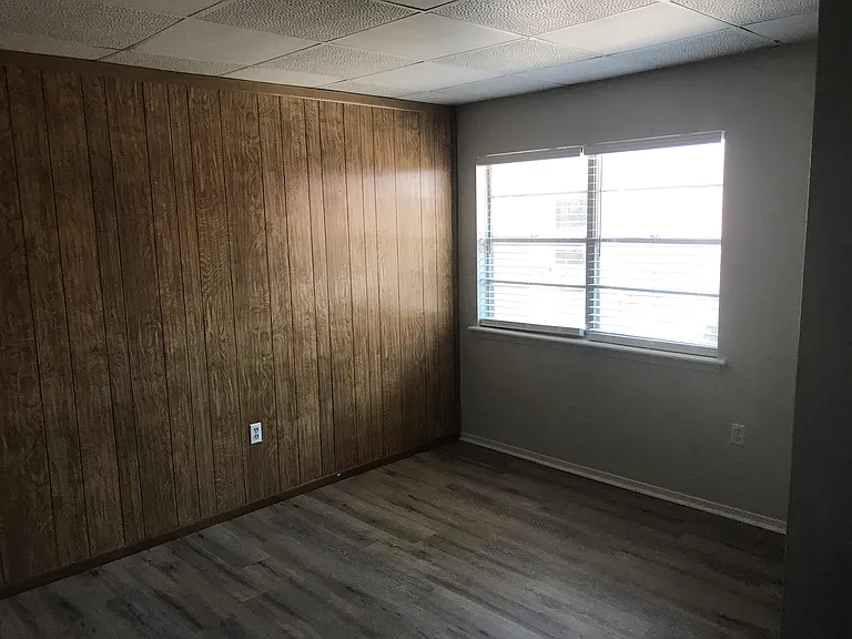 1001 Minter Ln #D — Photo 4