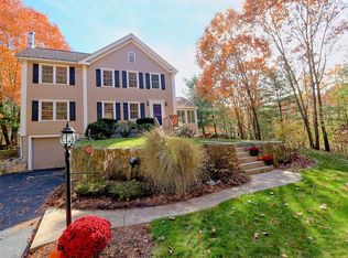 27 Fowler St, Upton, MA 01568