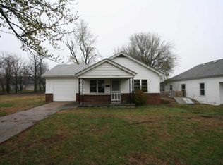 3045 E 8th St, Joplin, MO 64801