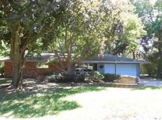 1410 Signal Point Dr, Niles, MI 49120