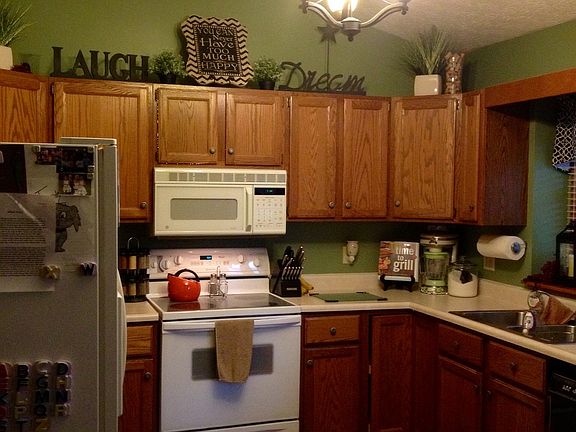 3rd image of 1833 Britton Dr