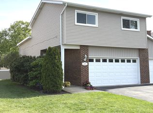 6835 Winston Dr, Tinley Park, IL 60477