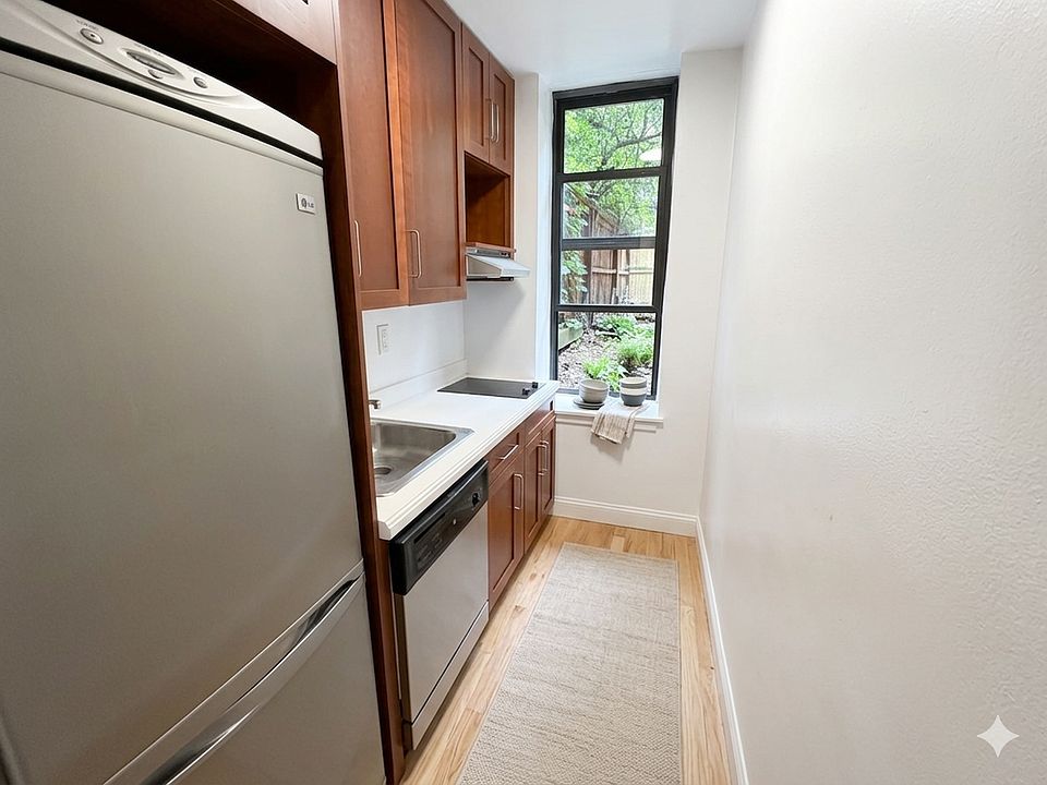 2nd image of 426 E 81st St APT D