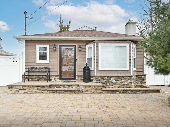 1179 Webber Ave South Hempstead Ny 11550 Mls 3292777 Zillow