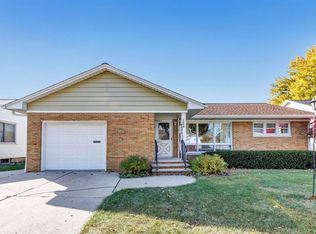 1650 Juniper Dr, Green Bay, WI 54302