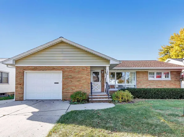 1650 Juniper Dr, Green Bay, WI 54302