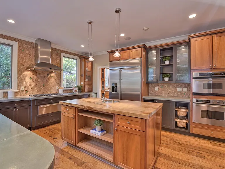 1190 Willow Glen Way — Photo 13