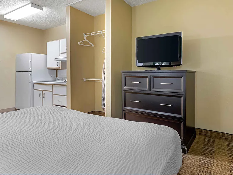 Studio Suite - 1 Queen Bed