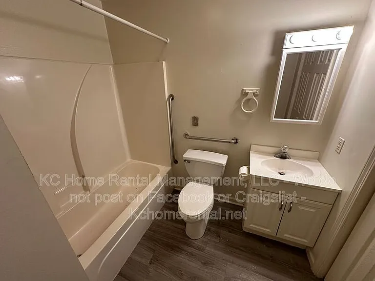 4319 Jackson Ave — Photo 13