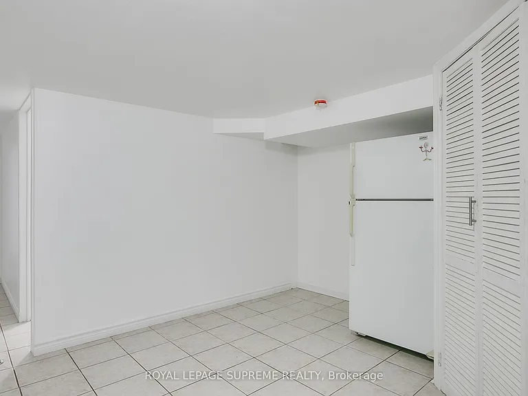 422 Oakwood Ave #BASEMENT — Photo 7