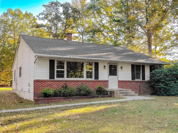 9642 Charles St, La Plata, MD 20646