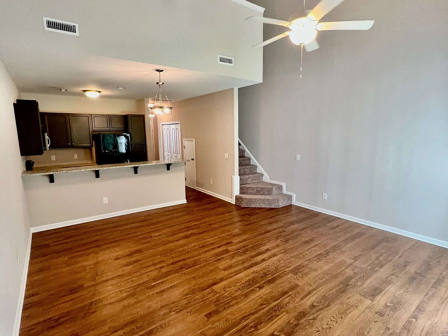 2 bed, $1,600 — Photo 3