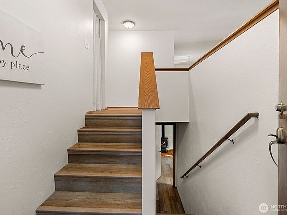 4th image of 13496 Hillcrest St NW