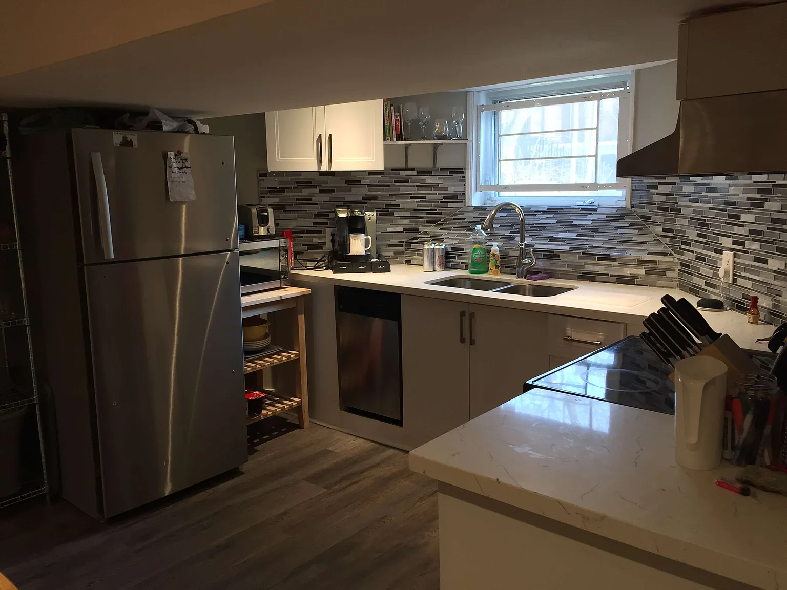2 bed, 1.5 bath, 900 sqft, $1,690 — Photo 3