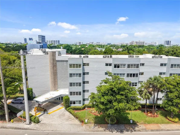 2690 SW 22nd Ave APT 301, Miami, FL 33133